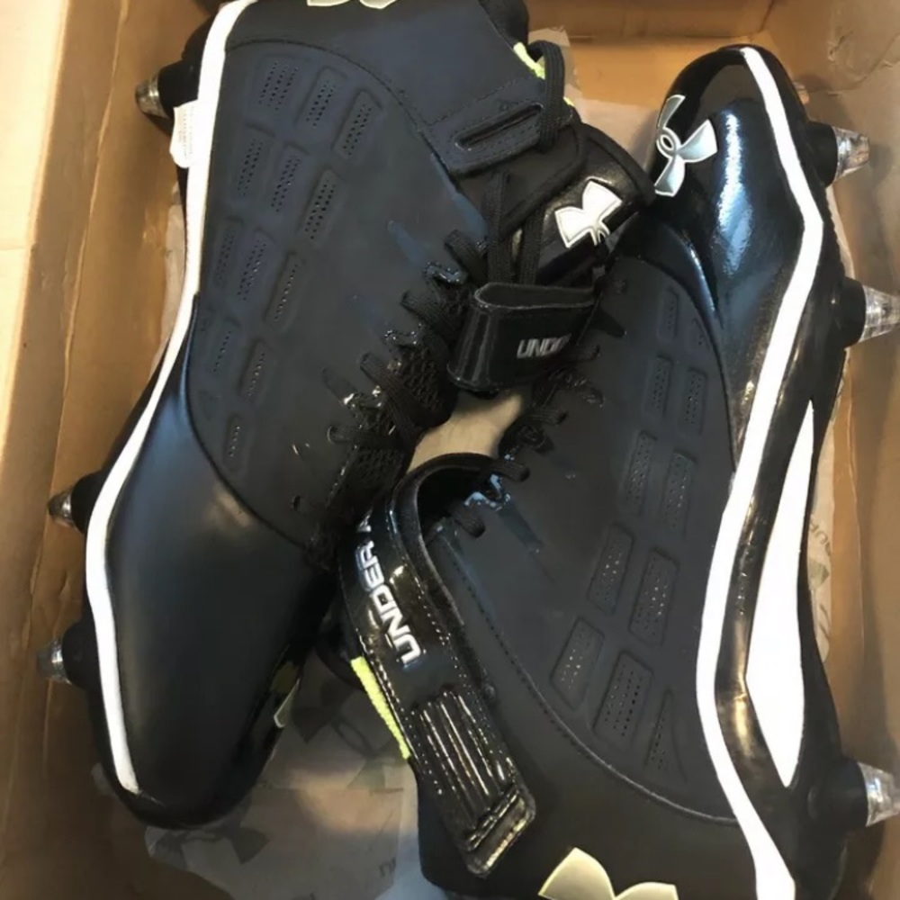 Under Armour cleats men’s 13 NEW
